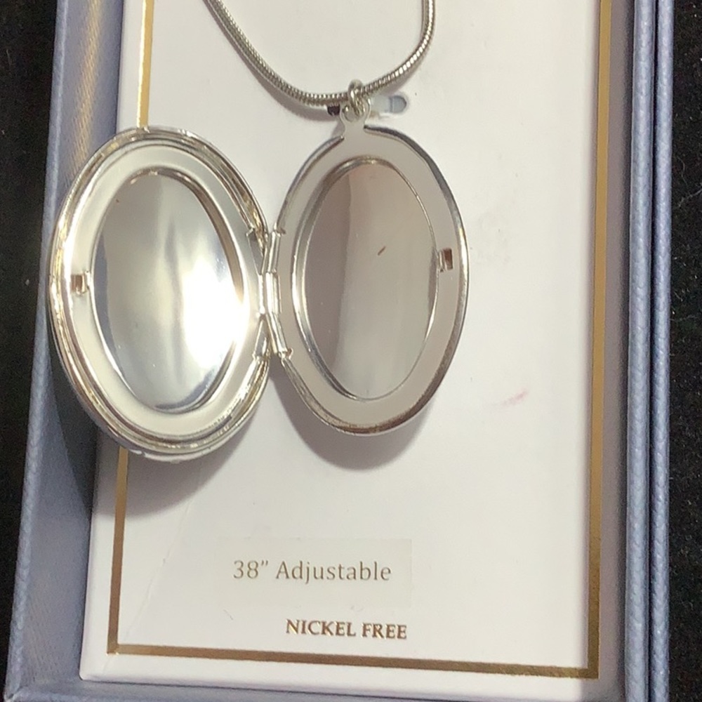 Silver Locket - Picture 3 of 3